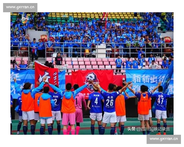 今晚7点半焦点足球赛火热开战 球迷热切期待巅峰对决展开